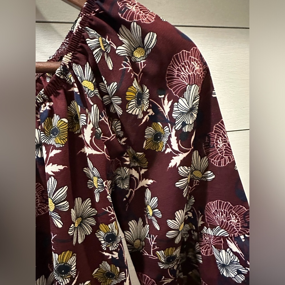 Alga Women’s Burgundy Floral Scoop Neck Peasant Top- size Small - Picture 3 of 5